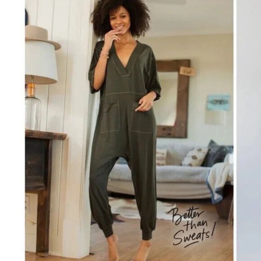 NATURAL LIFE Olive Green V-Neck Jumpsuit Romper